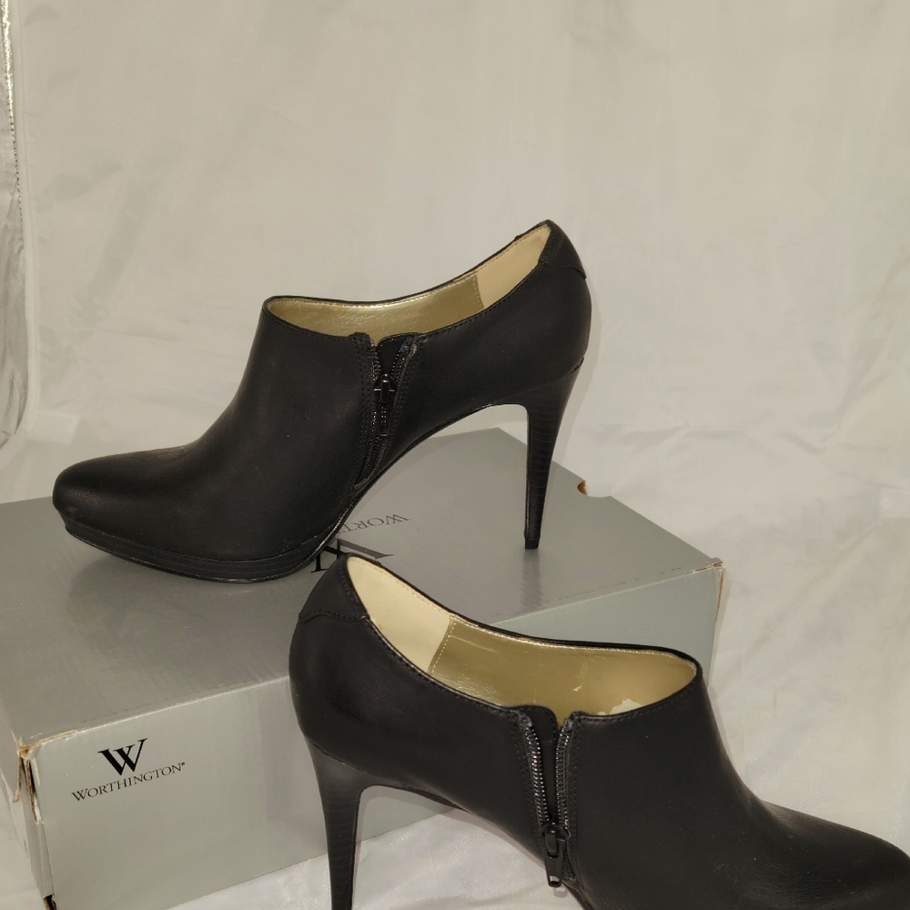 Shoes - Picture 3 of 3